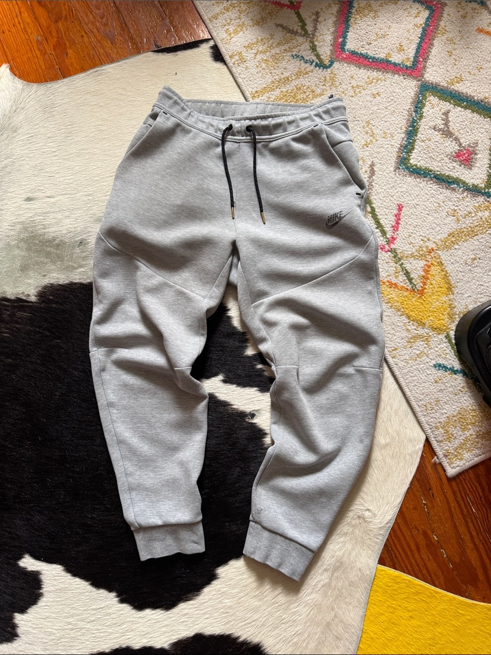 grey nike tech sweatpants